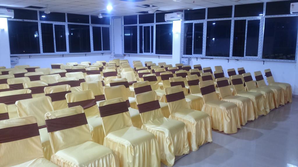 Hotel Parshuram Гувахати Экстерьер фото