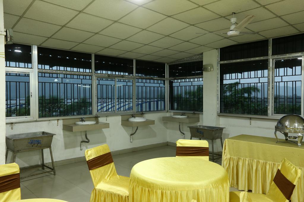 Hotel Parshuram Гувахати Экстерьер фото